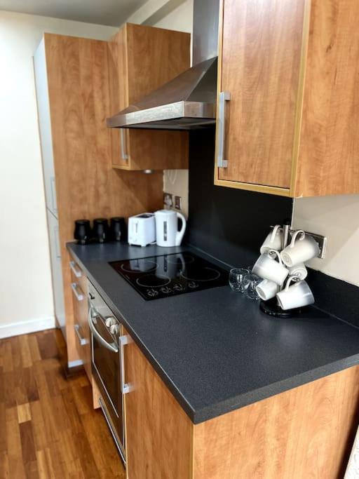 Entire Flat, 2 Bedroom & 2 Bathrooms In เบอร์มิงแฮม ภายนอก รูปภาพ